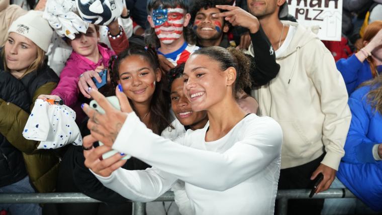 Carli Lloyd rips 'uninspiring' USWNT for dancing, celebrating after World Cup draw with Portugal image