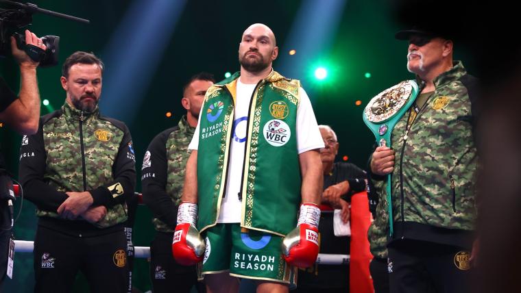 How tall is Tyson Fury? Height, reach, weight of 'The Gypsy King' image