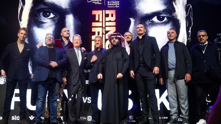 What time is Fury vs. Usyk on today? Where to watch, PPV schedule, card and more for 2024 boxing fight image