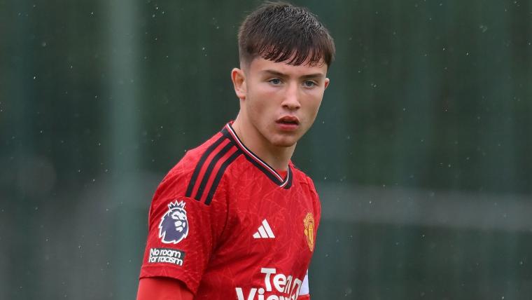 Who is Dan Gore? Age, position, career of Man United midfielder linked with Borussia Dortmund in January image