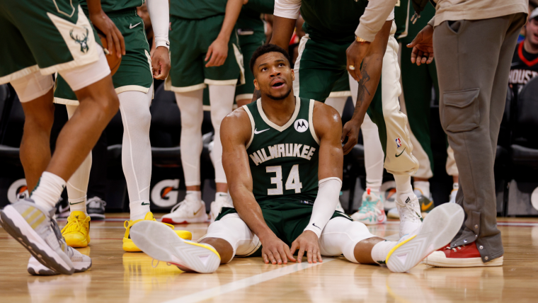 ¿Crisis en los Bucks? El enfado de Giannis y el bajo rendimiento de Lillard image