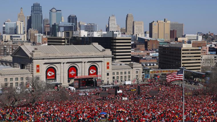 Tiroteo en el desfile de los Kansas City Chiefs: Todo lo que se sabe al momento image