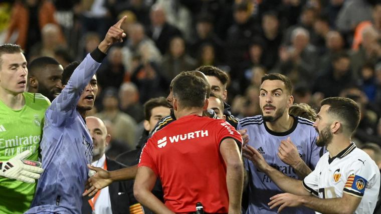 Why was Real Madrid goal disallowed? Valencia gets controversial draw, Bellingham red carded in mayhem at Mestalla image
