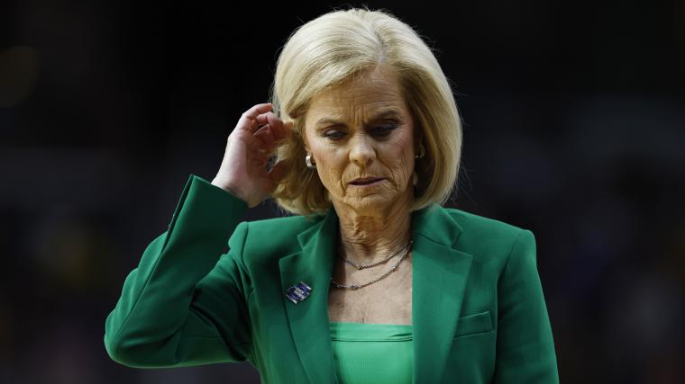 Kim Mulkey responds to fan criticism over LSU missing national anthem image