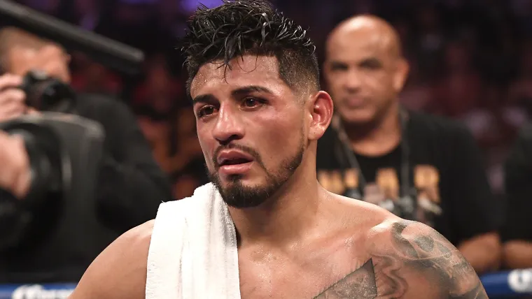 Abner Mares forced to withdraw from Feb. 9 Gervonta Davis title bout; Hugo Ruiz fills in on short notice image