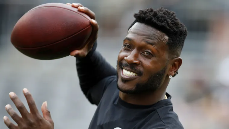 Antonio Brown injury update: Raiders receiver day-to-day after seeing foot specialist image