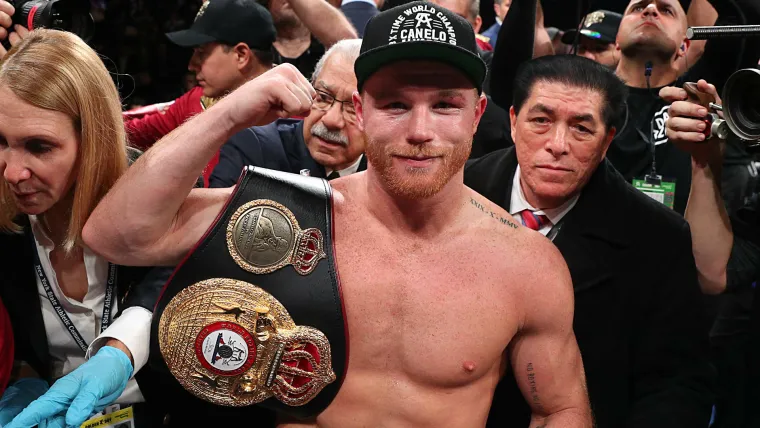 Canelo Alvarez mandated to defend new title against Sergiy Derevyanchenko by August 4 image
