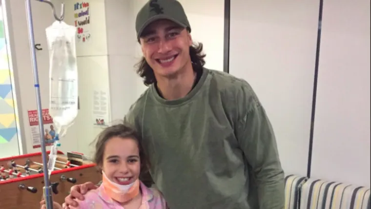 'Biggest gentleman': Canberra fullback Charnze Nicoll-Klokstad gives fan amazing experience image