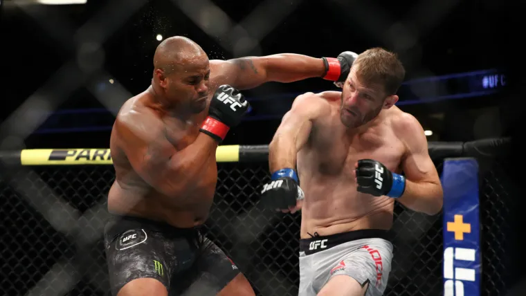 What channel is UFC 252 on tonight? PPV schedule, start time for Stipe Miocic vs. Daniel Cormier 3 image