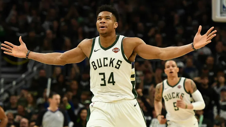 Giannis Antetokounmpo is a 'Magic Johnson-ish kind of' player, says David Robinson image