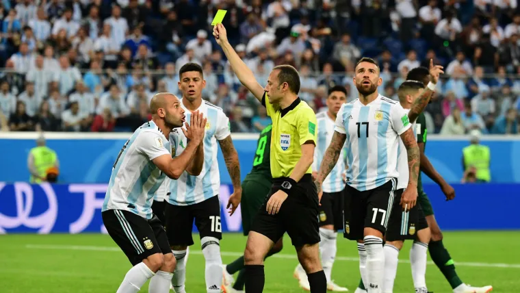 Javier Mascherano yellow card Argentina World Cup 2018