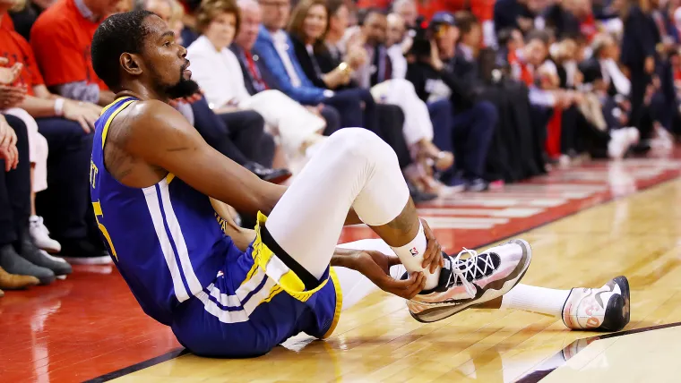 Warriors players call out Raptors fans for their 'bulls—' behavior after Kevin Durant's injury image