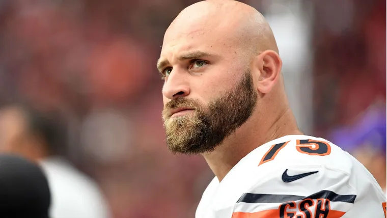 Bears place guard Kyle Long on injured reserve image