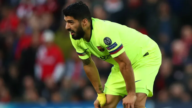 Suarez hits out at questions over Barcelona commitment image