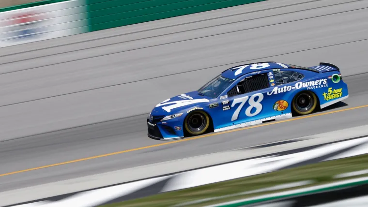 NASCAR starting lineup at Kentucky: Martin Truex Jr. wins pole; Erik Jones to start 2nd image