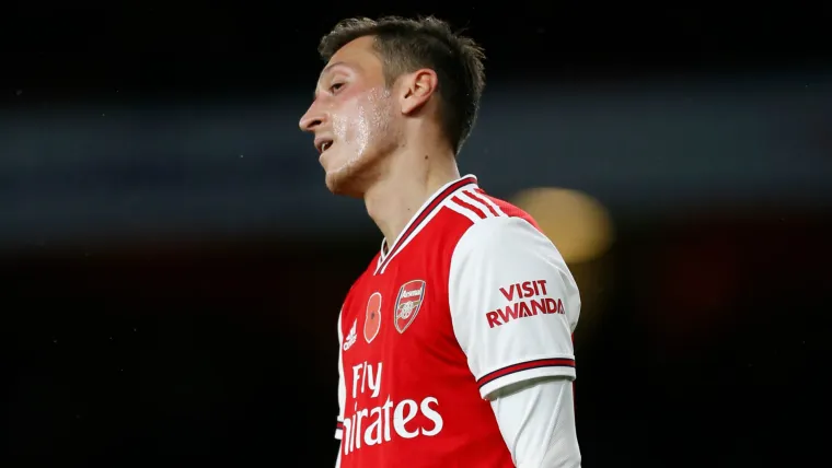 ‘Arsenal need to cut their losses on Ozil’ – World Cup winner ‘isn’t part of the future’, says Keown image