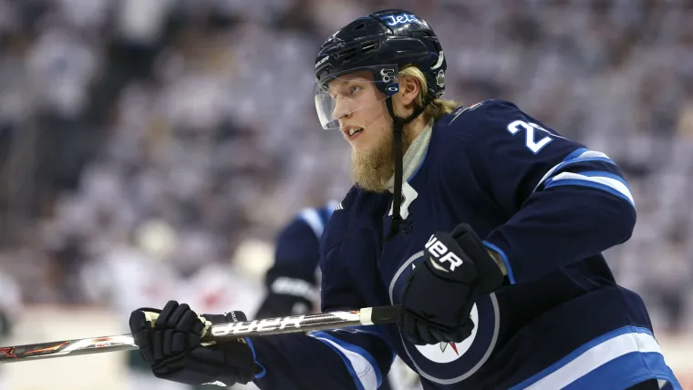 Patrik Laine ditches beard, in 'no rush' to sign contract extension with Jets image