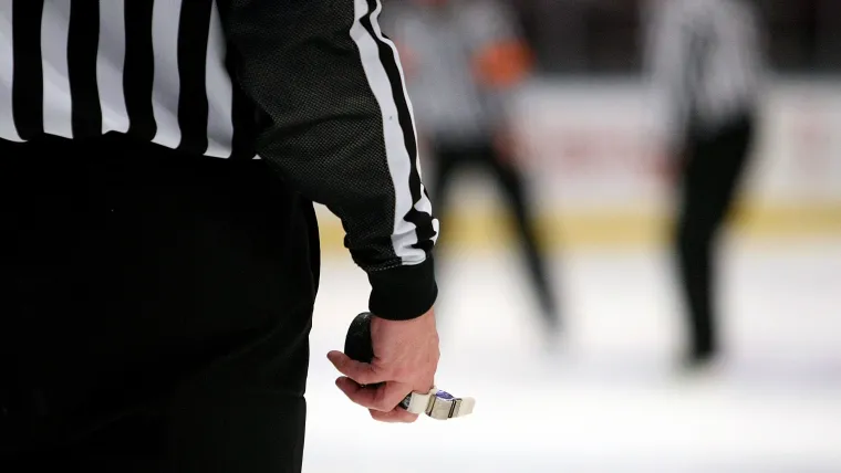 KHL referees no longer allowed to use social media websites image
