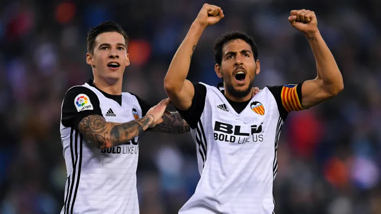 Record-breaking Valencia tee up blockbuster Barcelona clash image