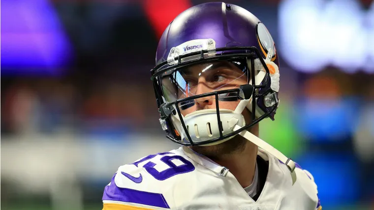 Vikings WR Adam Thielen becomes first player to open season with 5 straight 100-yard receiving games image