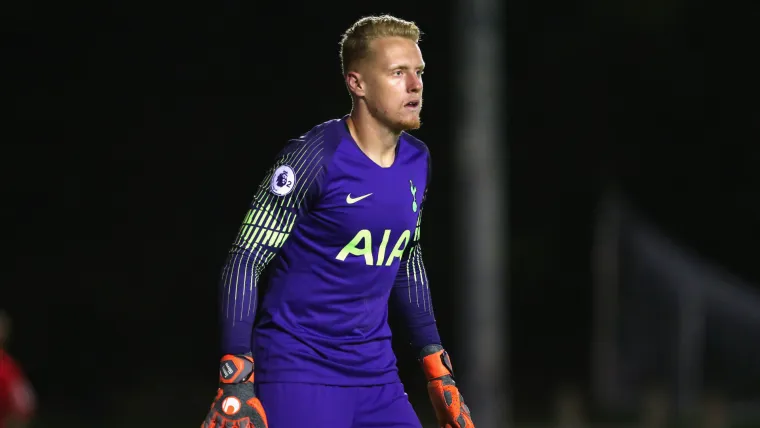 Australian Tottenham keeper makes loan move image