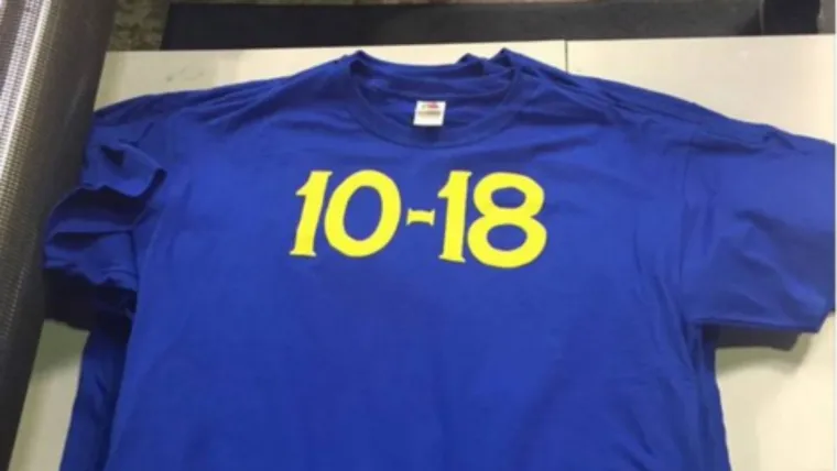 Warriors fans troll Bucks with '10-18' shirts image