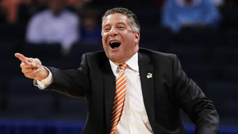 Bruce Pearl-022614-AP-FTR.jpg