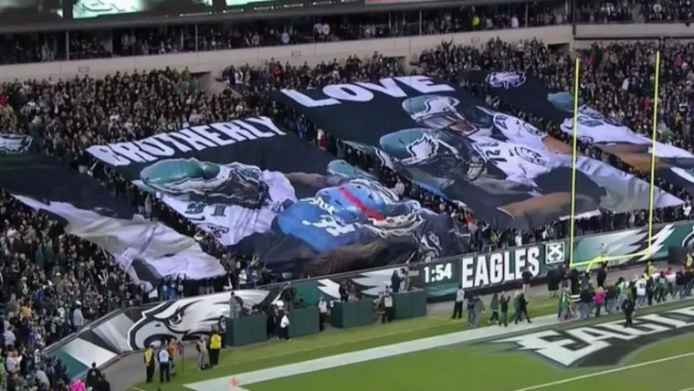 eagles-sign-101214-ftr-twitter.png