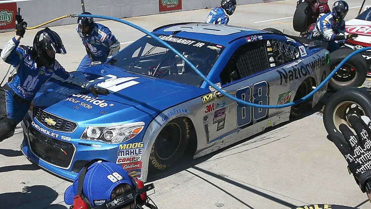 Dale Earnhardt Jr. pays for early spin at Martinsville, but rallies for 14th image