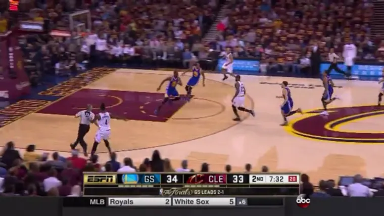 Ref accidentally trips up Iman Shumpert on fast break in Game 4 of NBA Finals image