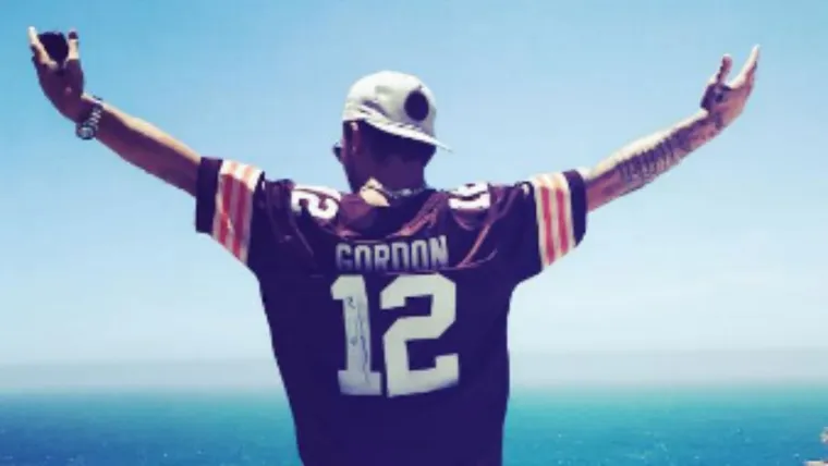 Johnny Manziel sends worried dad message from Cabo image