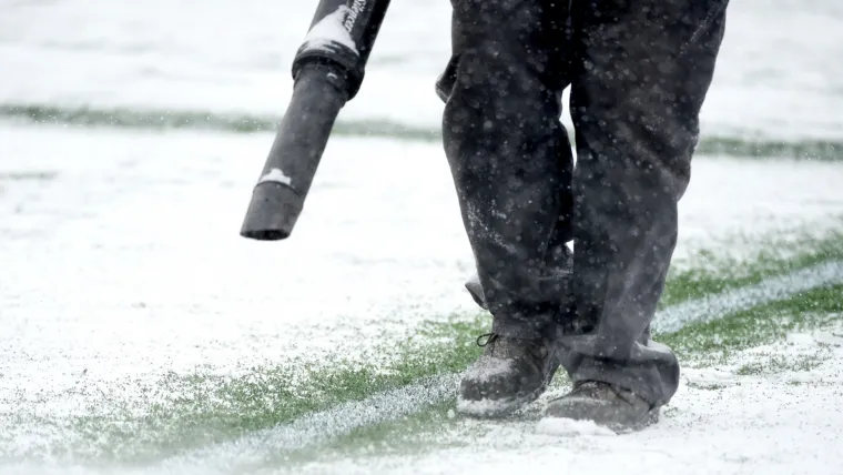 Snow blower - soccer stadium - Minnesota - MLS - 2017