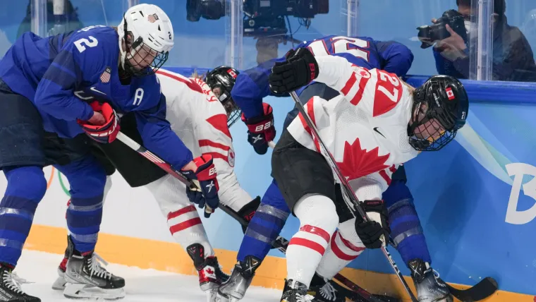 Lee Stecklein, Kelly Pannek and Emma Maltais