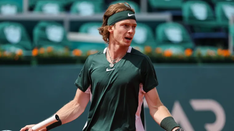 Andrey Rublev meltdown at Wimbledon: Russian star throws tantrum, hits self with racket repeatedly image