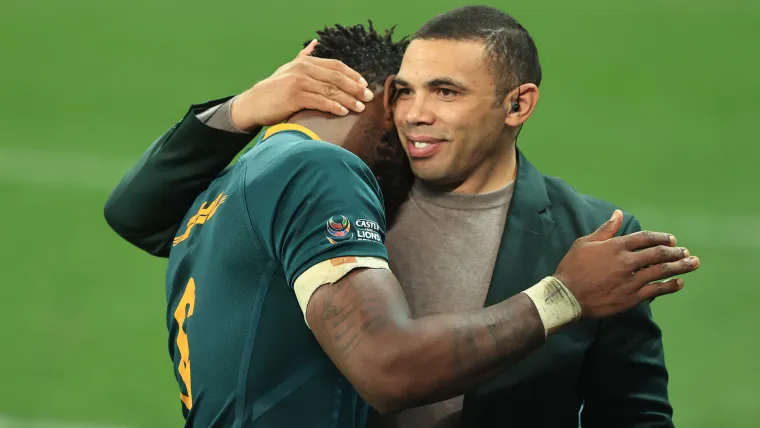 Bryan Habana embraces Siya Kolisi Springboks B&I Lions August 2022