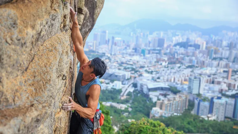 Chris Tang climbing, Lululemon