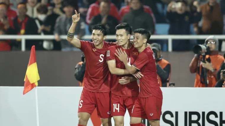 Van Hau Hoang Duc Tien Dung Celebrate Viet Nam AFF Cup 122722