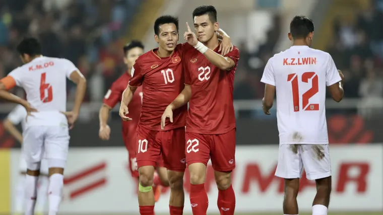 Tien Linh Van Quyet celebrate Vietnam Myanmar AFF Cup 010323