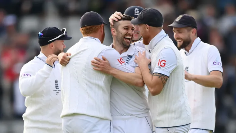 Mark Wood and England celebrate during Ashes fourth Test