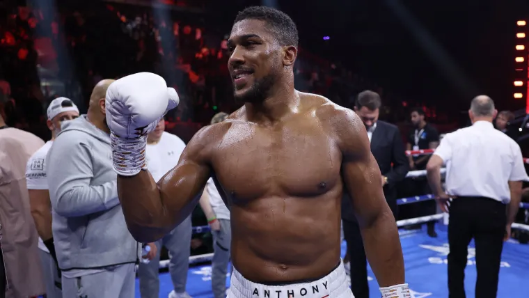 Anthony Joshua celebrates vs Otto Wallin