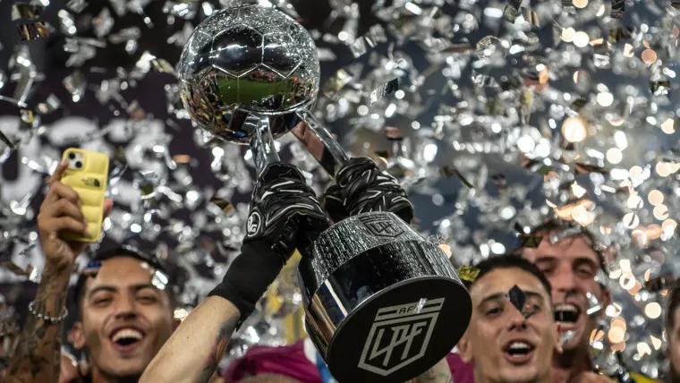 Copa de la Liga Argentina trophy