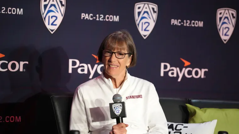 Stanford Cardinal coach Tara VanDerveer 