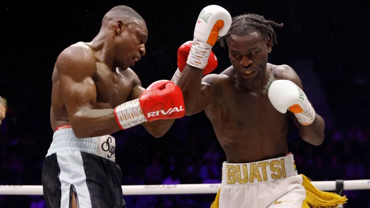 Joshua Buatsi and Dan Azeez trade punches