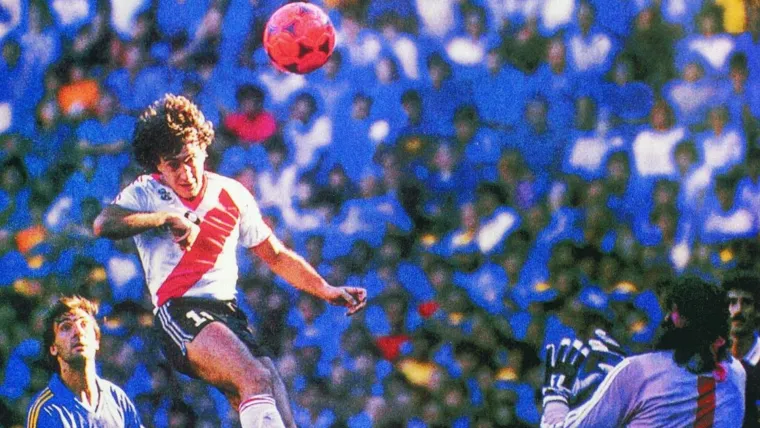 River Boca 1986 Beto Alonso Pelota Naranja