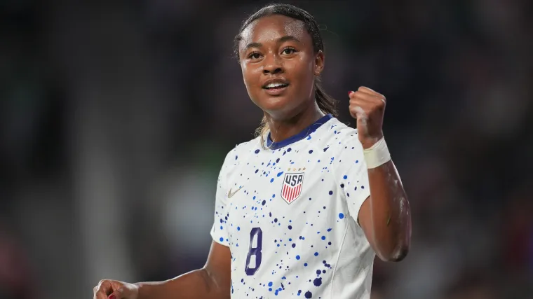 Jaedyn Shaw celebrates scoring a goal for the USWNT