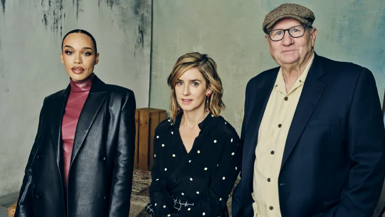 Cleopatra Coleman, Gina Welch and Ed O'Neill