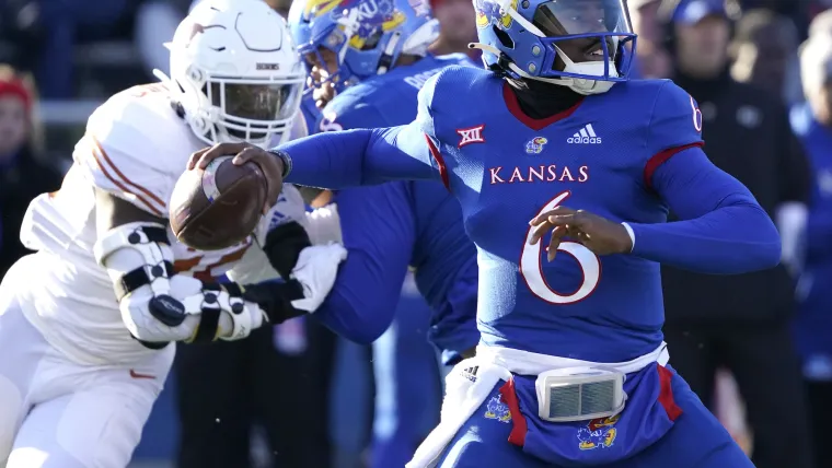 Kansas quarterback Jalon Daniels