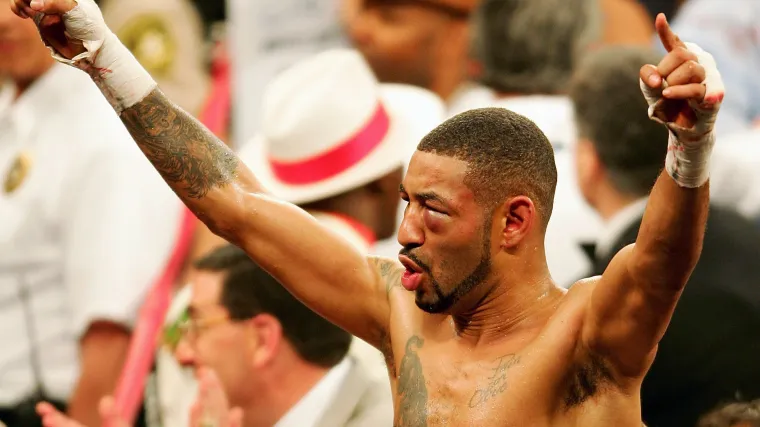 Diego Corrales beats Jose Lus Castillo