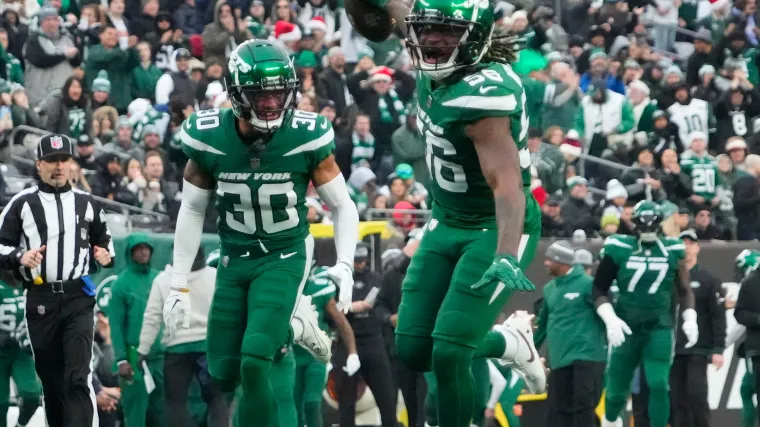 Jets' LB Quincy Williams celebrates