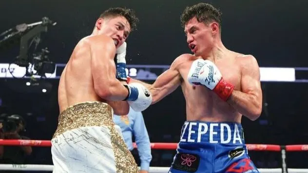 William Zepeda (right) attacks Giovanni Cabrera